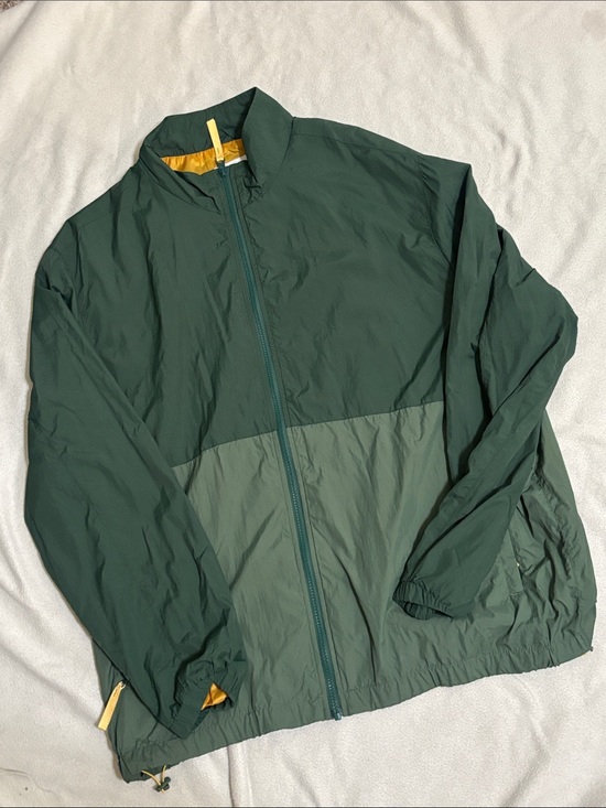 Free Assembly Other - Men's Two-Tone Green Windbreaker Jacket